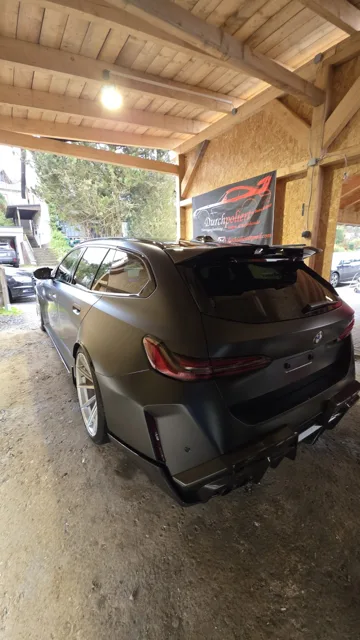 BMW M5 – Heckansicht bei Durchpoliert