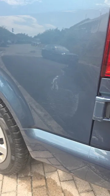 VW T6 – Lackdetail mit sichtbaren Kratzspuren